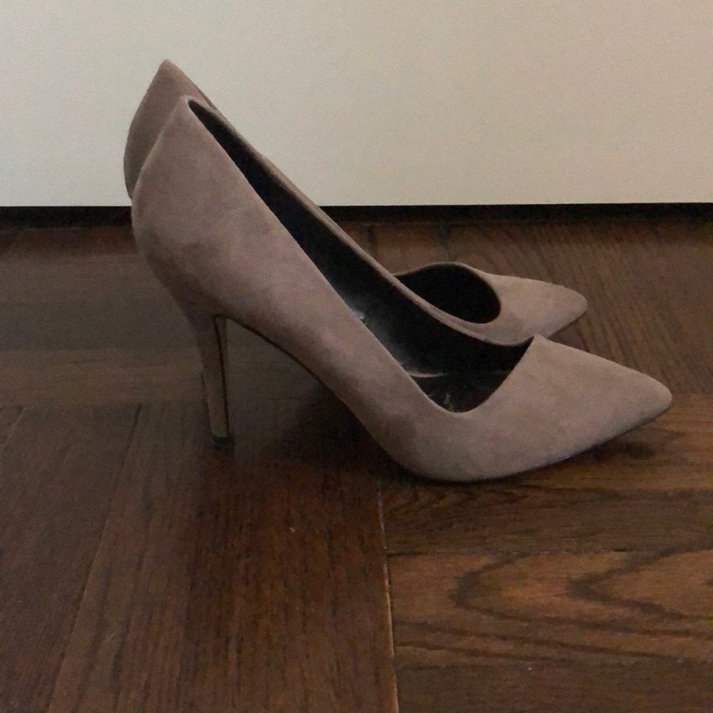 Heels - Picture 2 of 4